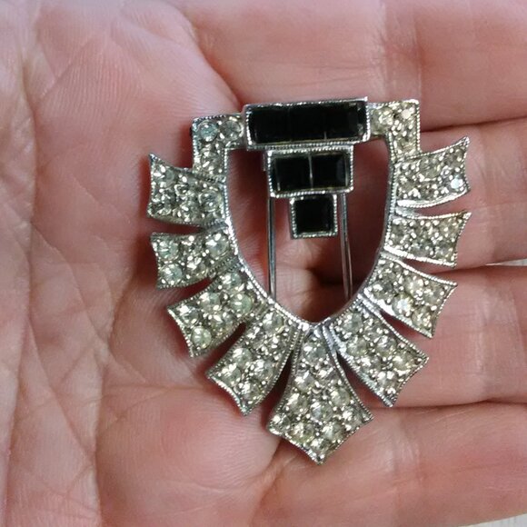 Kenneth Lane fur clip all rhinestones present - Picture 7 of 10